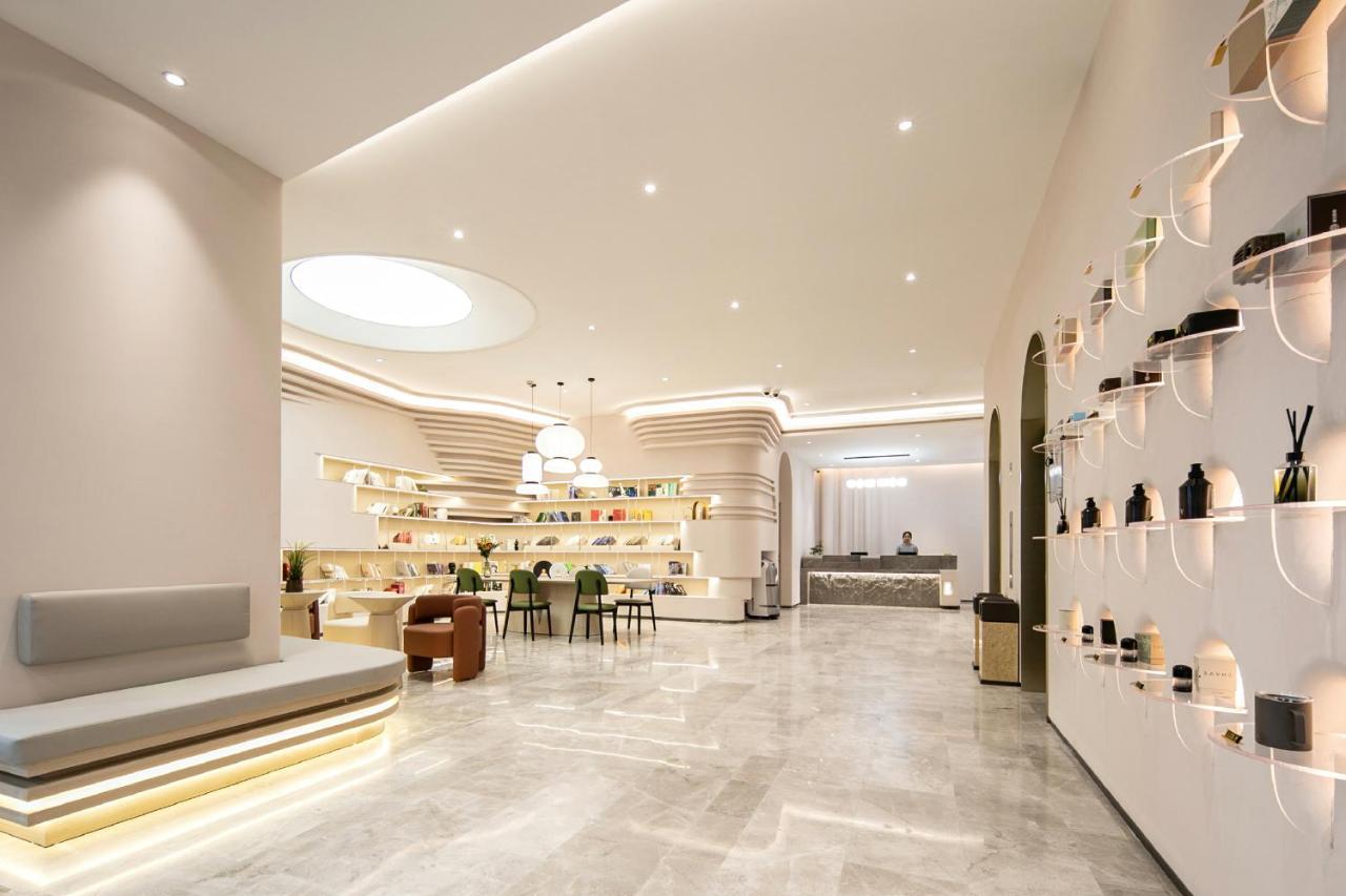 Atour Lujiazui Pudong Avenue Hotel