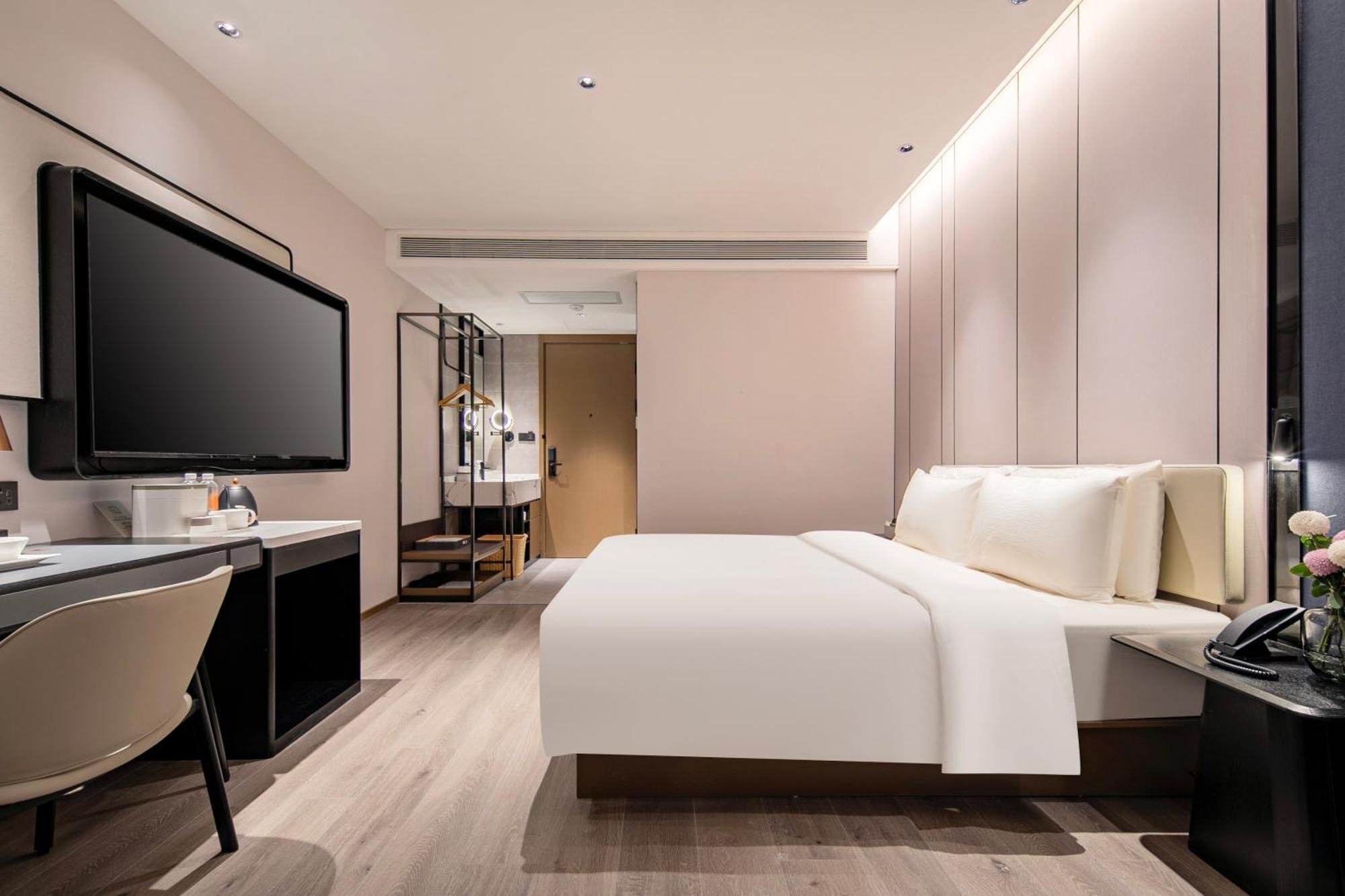 Atour Lujiazui Pudong Avenue Hotel