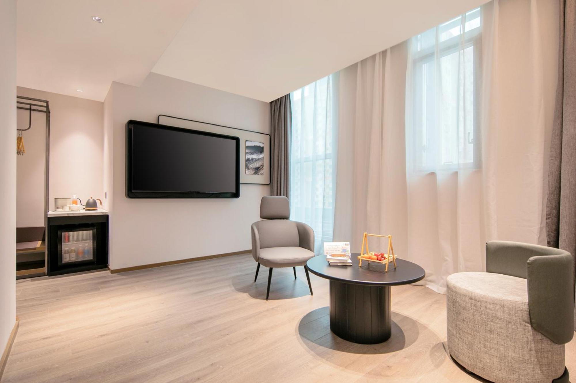 Atour Lujiazui Pudong Avenue 4*